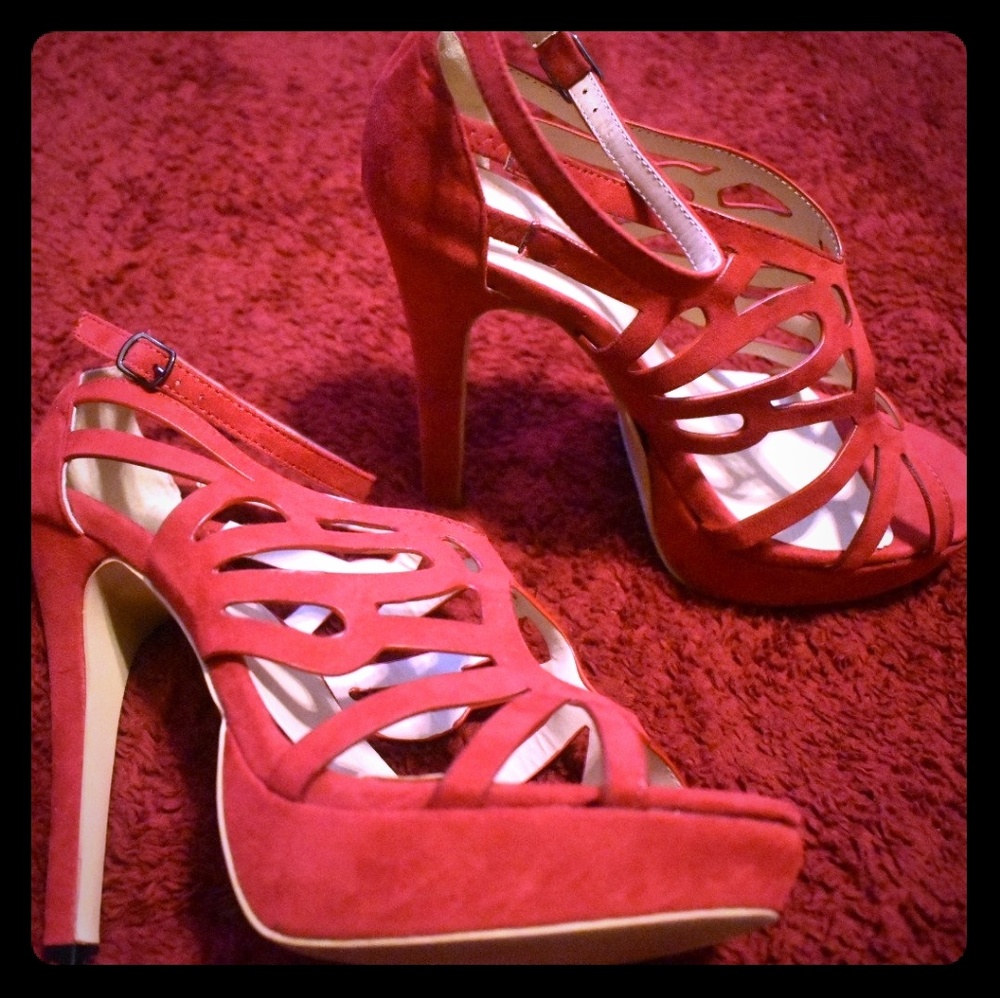 Laser Cutout Platform Heels (Wide Width)